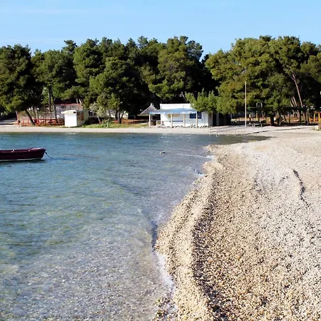 With A Parking Space Pirovac, Sibenik - 19931 피로바츠